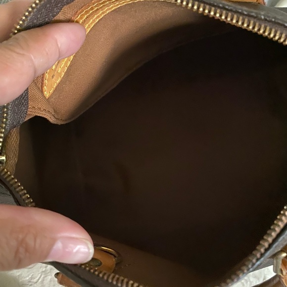 Authentic Louis Vuitton Speedy - Picture 13 of 14